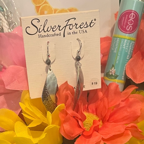 Loaded Tumble Bouquets - Picture 8 of 15